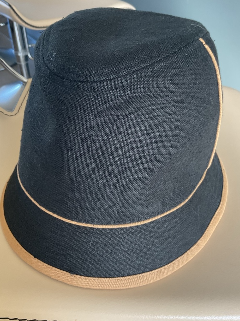 **deLux ***BlackLinen Bucket Hat with trim .